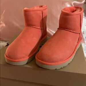 UGG Classic mini II
